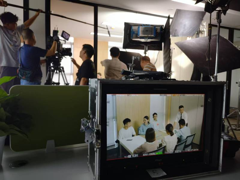 遂昌县TVC拍摄公司：科技产品视觉化大师，诠释未来感与功能美学
